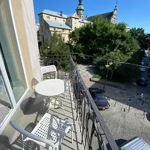 https://serbska-apartment.hotelslviv.net